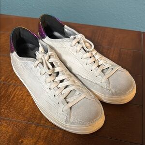 P448 White Textured Sneakers with Iridescent Heel